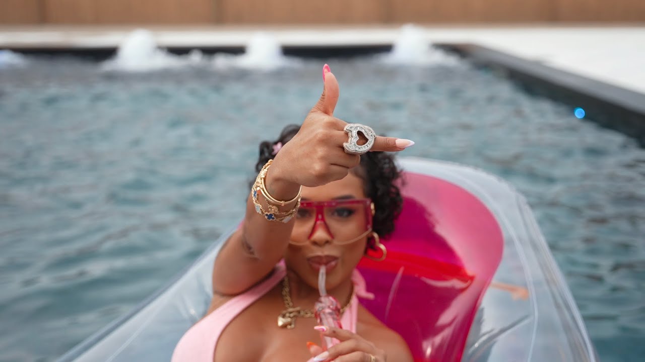 DreamDoll - I&rsquo;ll Be Good (Freestyle) [Official Music Video]