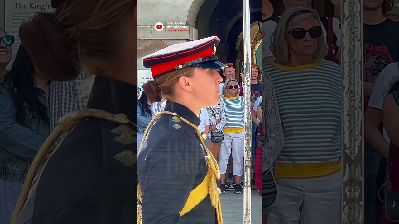 LADY CAPTAIN| GUARDS DISMOUNT #kingsguard #tourist #horseguards #shortvideo #shorts #fyp #funny #omg