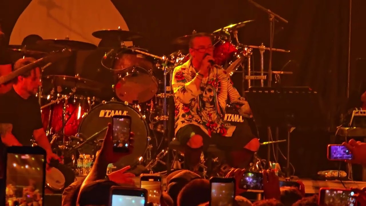 Mr Bungle - Tuyo (Narcos TV Show Theme) @TECavaret Guadalajara, México 2026