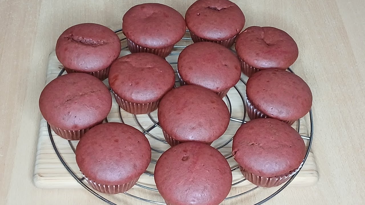 Jak zrobić babeczki Red Velvet | Przepis na domowe babeczki Red Velvet | Kuchnia Akudo