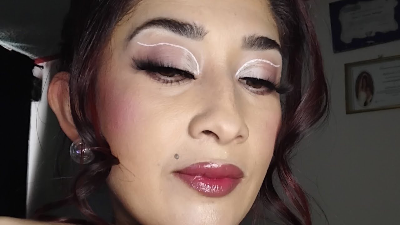 Maquillaje paso a paso #delineadodeojos #delineadografico #maquillajecasual 