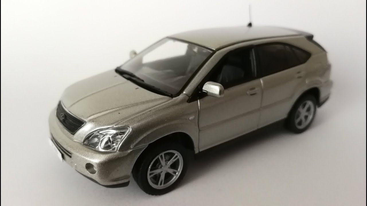 1/43 Lexus. №3 Lexus RX (XU30).