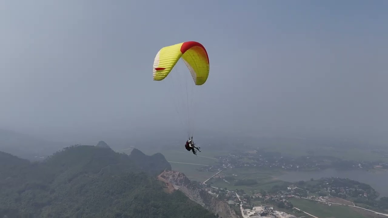 BAY DÙ LƯỢN ĐÁNH DẤU TUỔI 22 RỰC RỠ | TIẾN CÒI