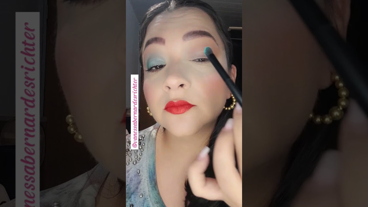 maquiagem com cores complementares do c&iacute;rculo crom&aacute;tico