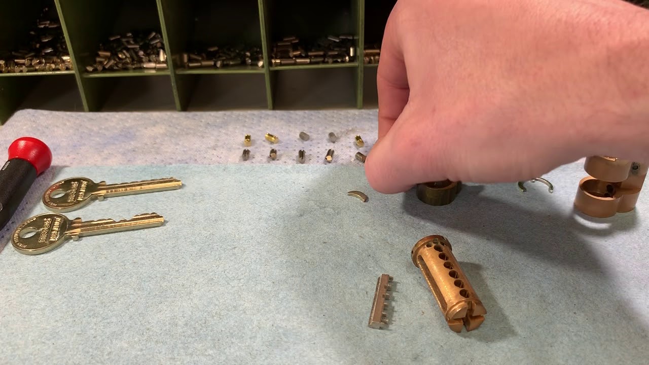 Medeco Original 32 Series LFIC/Interchangeable Core Disassembly, Assembly, and Pinning