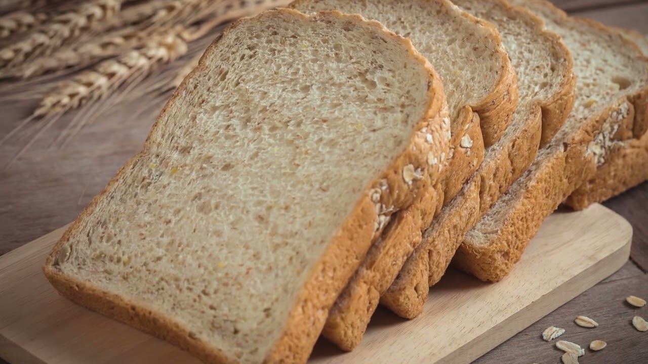The First Bread-Slicing Machine