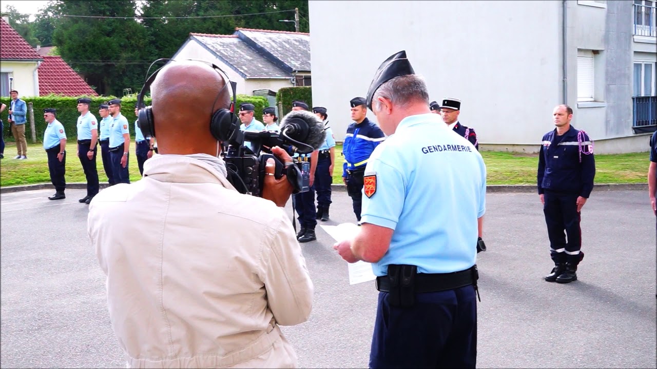 A La Ferté-Macé, Hommages Militaires rendus à Mélanie Lemée, gendarme tuée par un automobiliste.