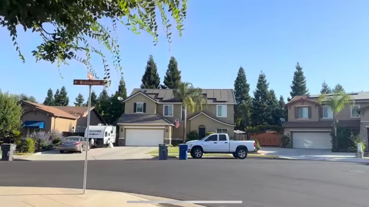 Clovis | California | USA - Californian Suburbs - Walking - 4K