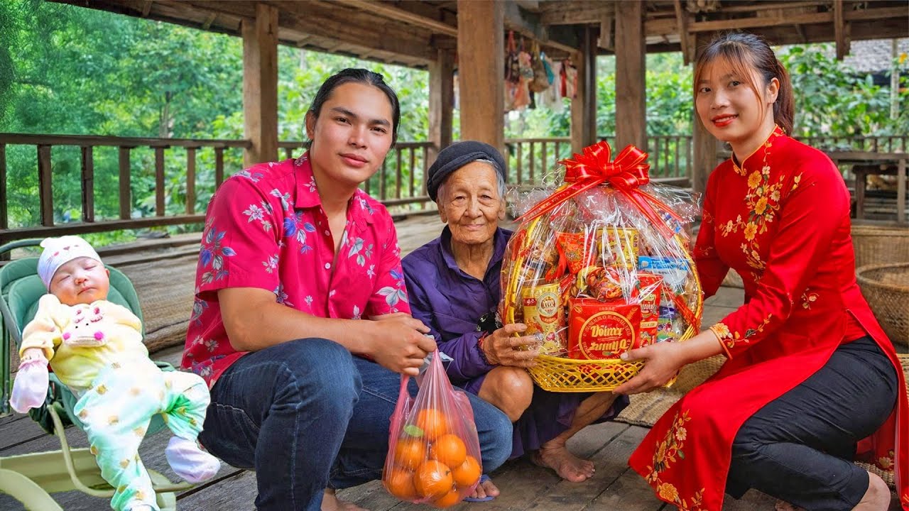 A Warm Tet Season: Giving Gifts to the Elderly and Those Living Alone | SURVIVAL ALONE