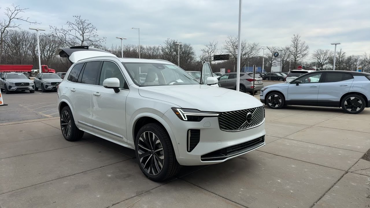 2026 Volvo XC90 Plug-In Hybrid Ultra Highland Park, Evanston, Deerfield, Lake Forest, Winnetka, IL