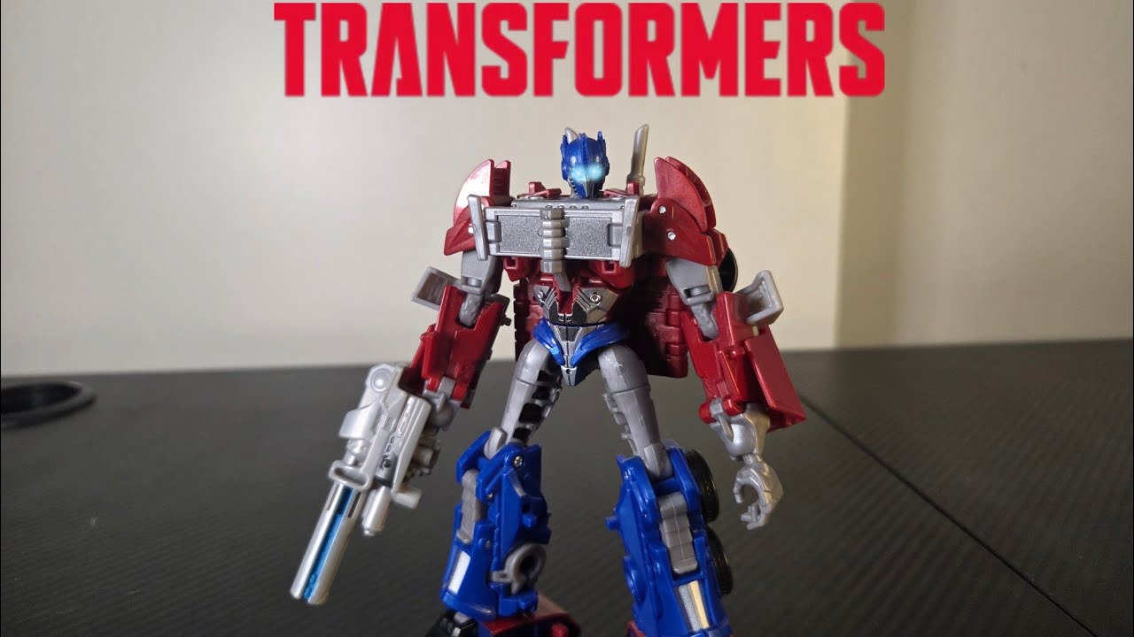 SDCC 2011 Transformers prime Optimus prime 