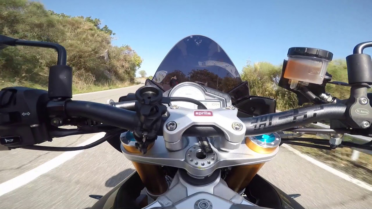 Aprilia Tuono 1100 Factory 2015 VS RR 2017