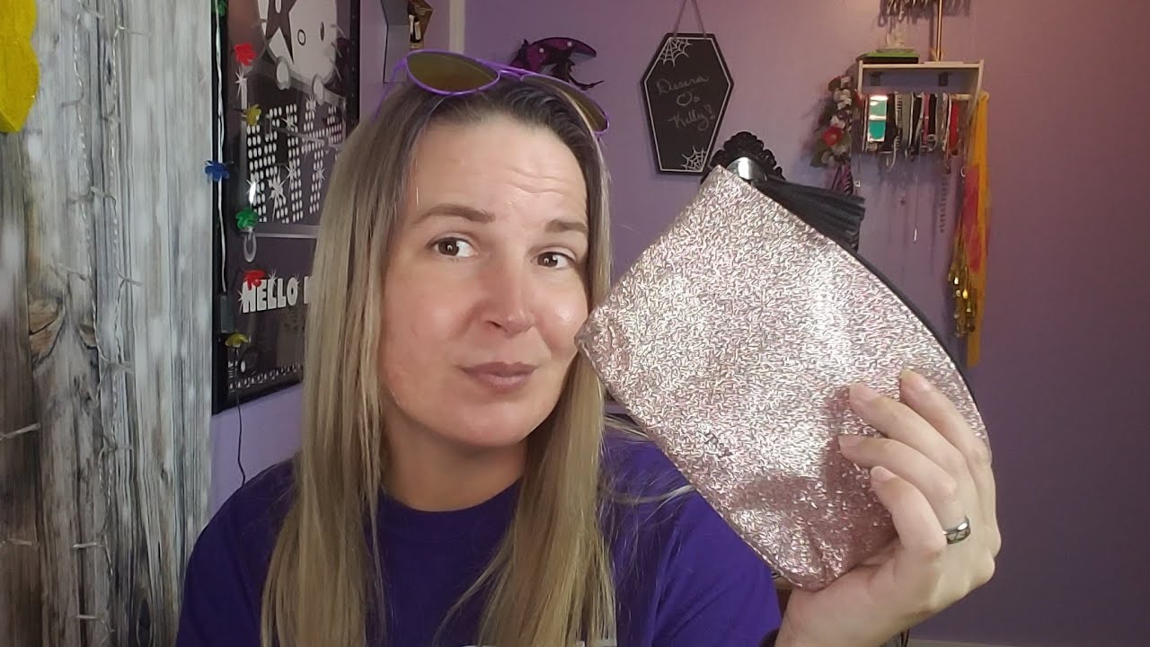 Ipsy glam bag / Is it time to upgrade or get rid of?