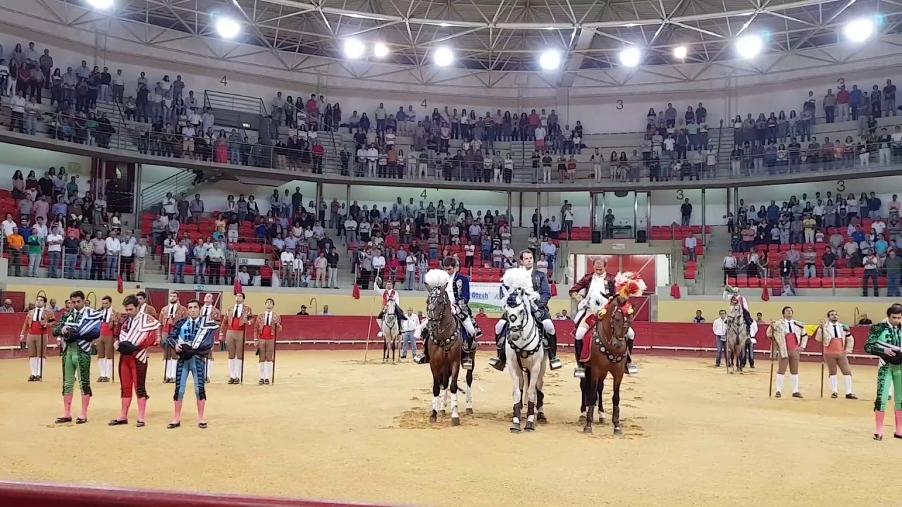 Cortesias da corrida de Évora, no dia 29 de Setembro.