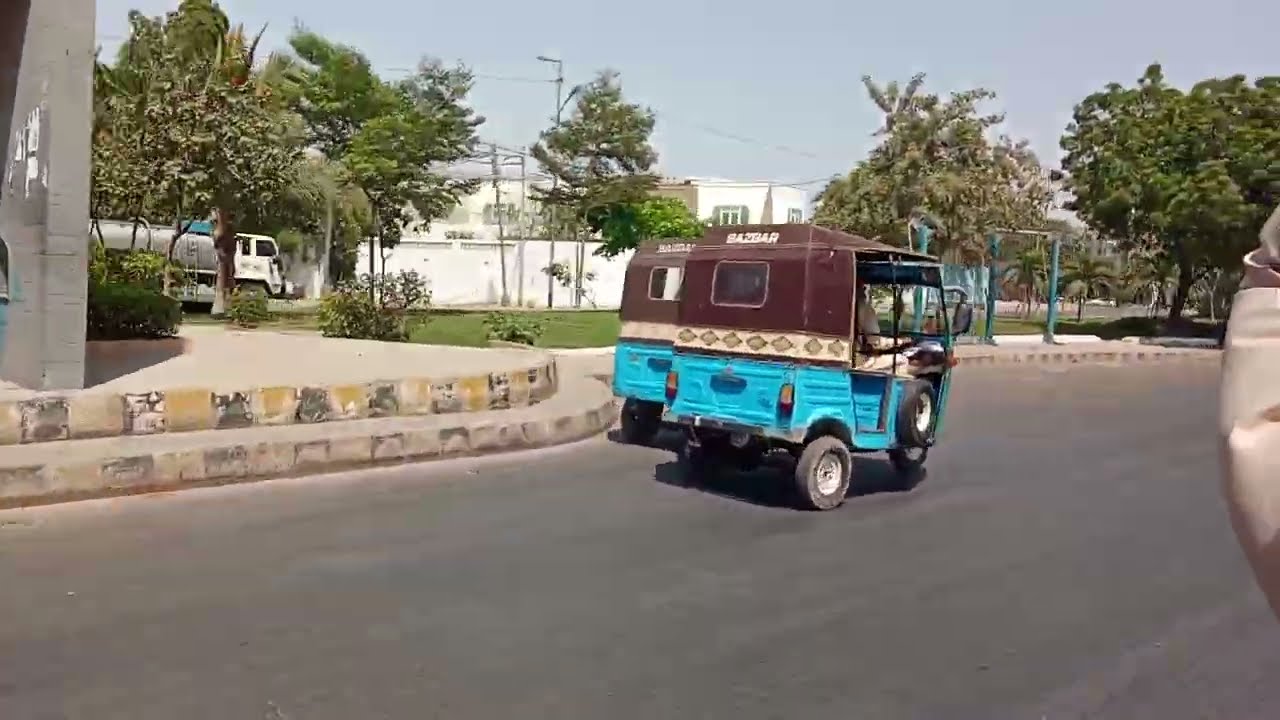 Pakistan 🇵🇰 Karachi may-16-2025, national medical center to Akhtar colony signal road tour