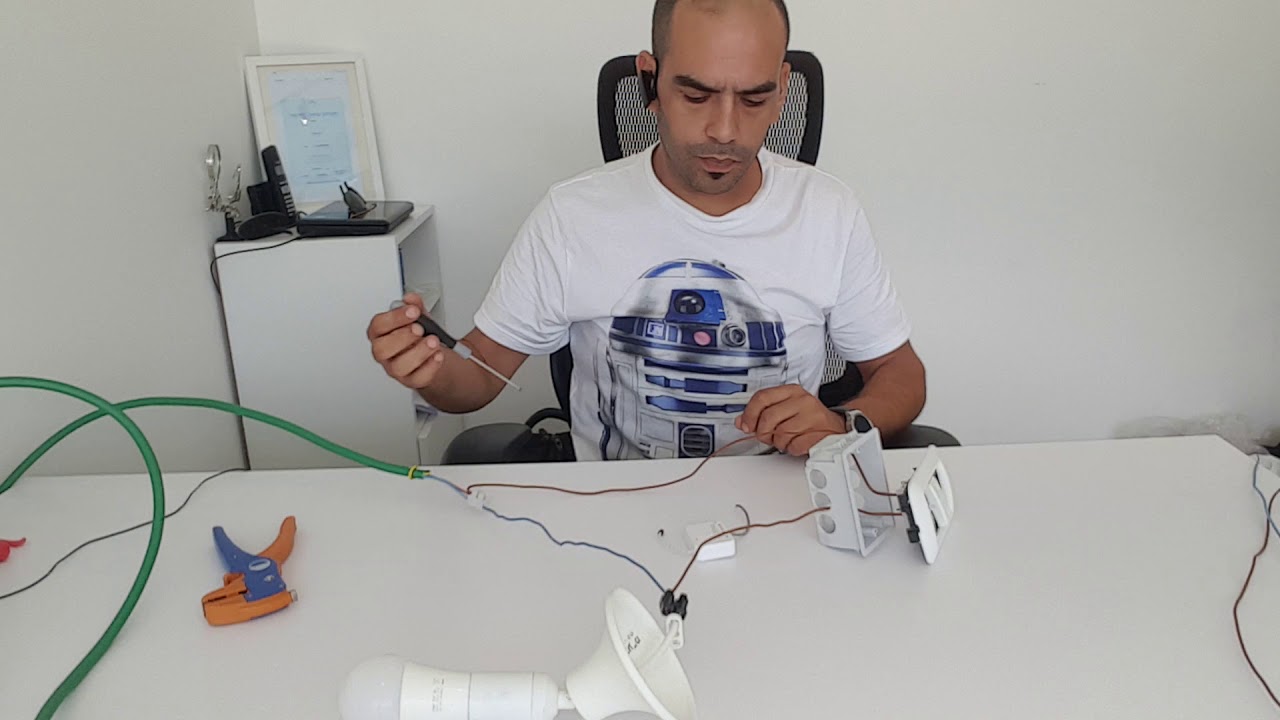 הסבר ראשון חיבור רכיב בית חכם נסתר  Z WAVE למתג תאורה