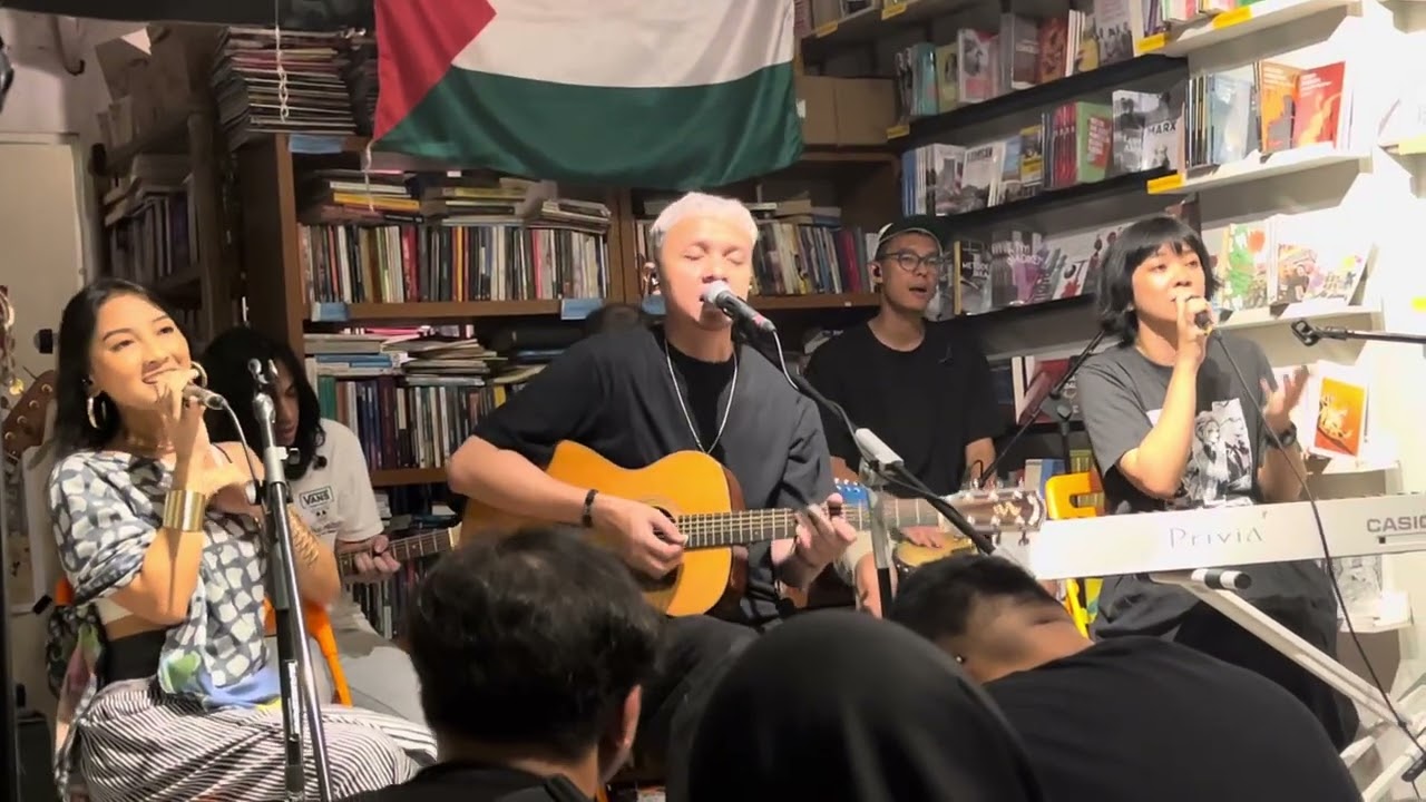 Barasuara - Manusia (Sumarah) (Acoustic Live at Kios Ojo Keos, Jakarta 6/8/2025)