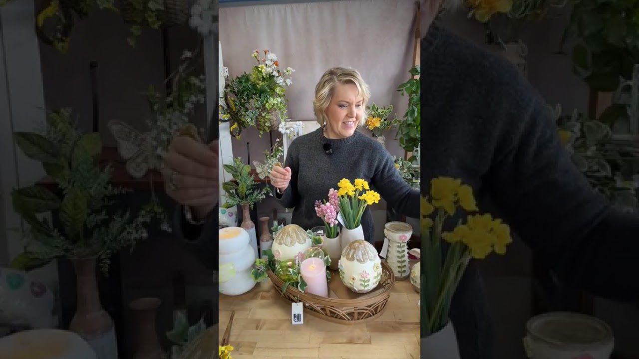 Spring tray styles to inspire! Small boutique home decor tips & tricks for Spring decorating!