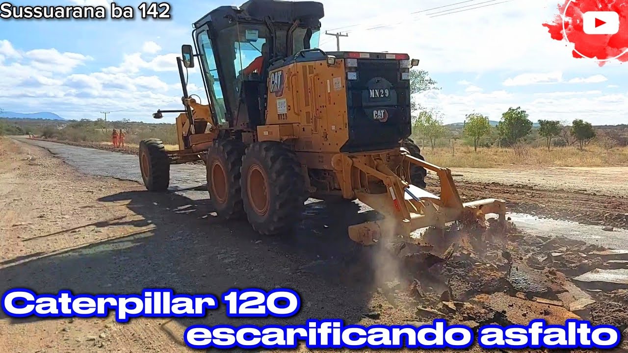 Reconstrução da ba 142, operador Firmino escarificando o asfalto velho