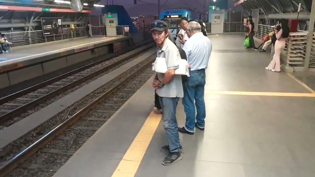 Seguimos viajando en la LINEA 1 DEL.METRO DE LIMA.Desde la Estacion Miguel Grau.hasta Gamarra