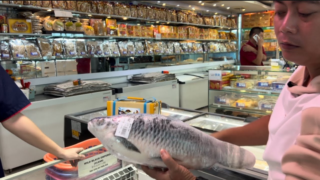 Day 5 trip to Sabah (harga ikan empurau d airport)