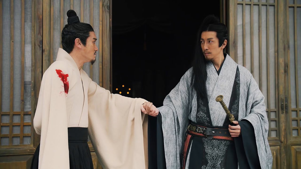 嫪毐仗著太後無惡不作，渭陽君當眾揭露他的罪行，怎料被嬴政砍下手臂！