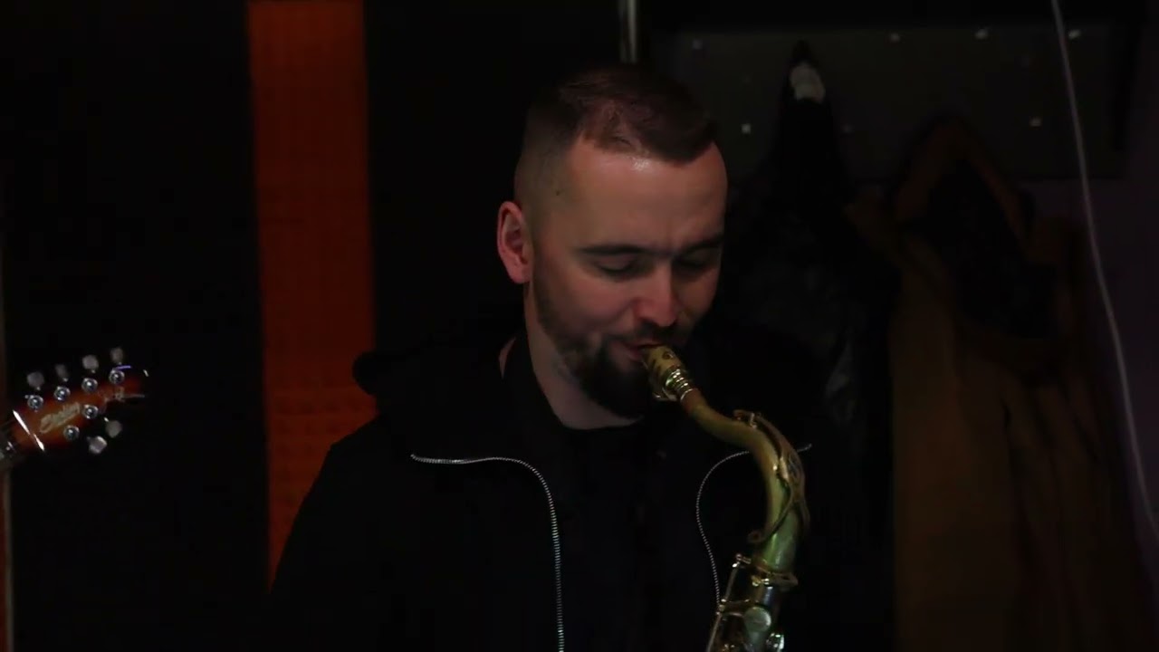 SPECJAL - BIELSZY ODCIEŃ BIELI (sax)