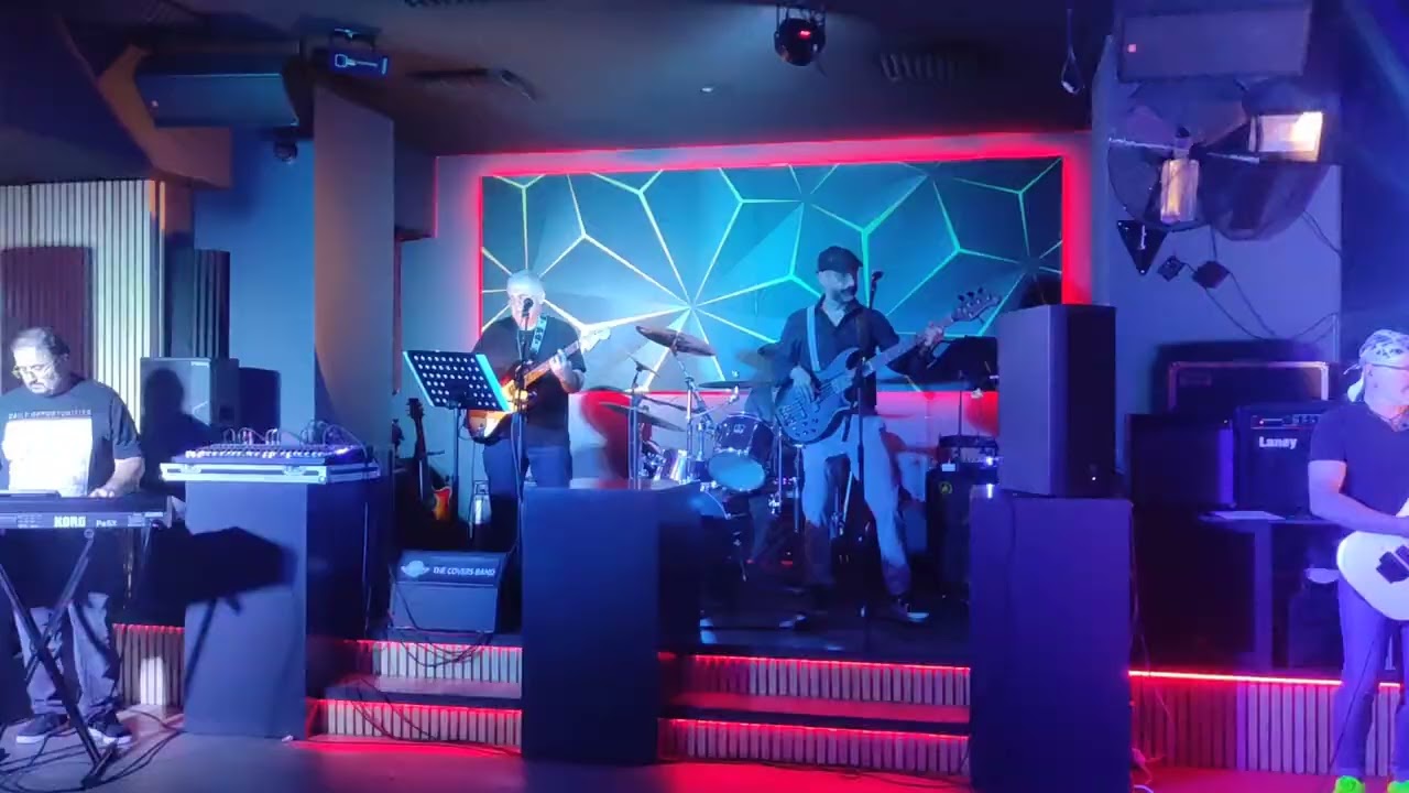 Korg PA5X (Covers en directo con el grupo Mister FIVE de Cartagena 