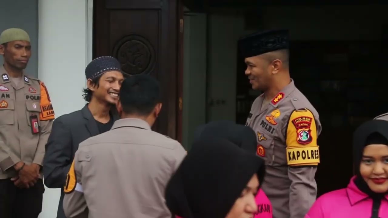 BAGI BAGI TAKJIL POLSEK BANDARA SENTANI