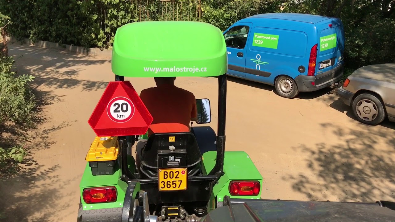 Malostroje.cz | Jízda na vlečce s malotraktorem Winea 47 HP-Excellent