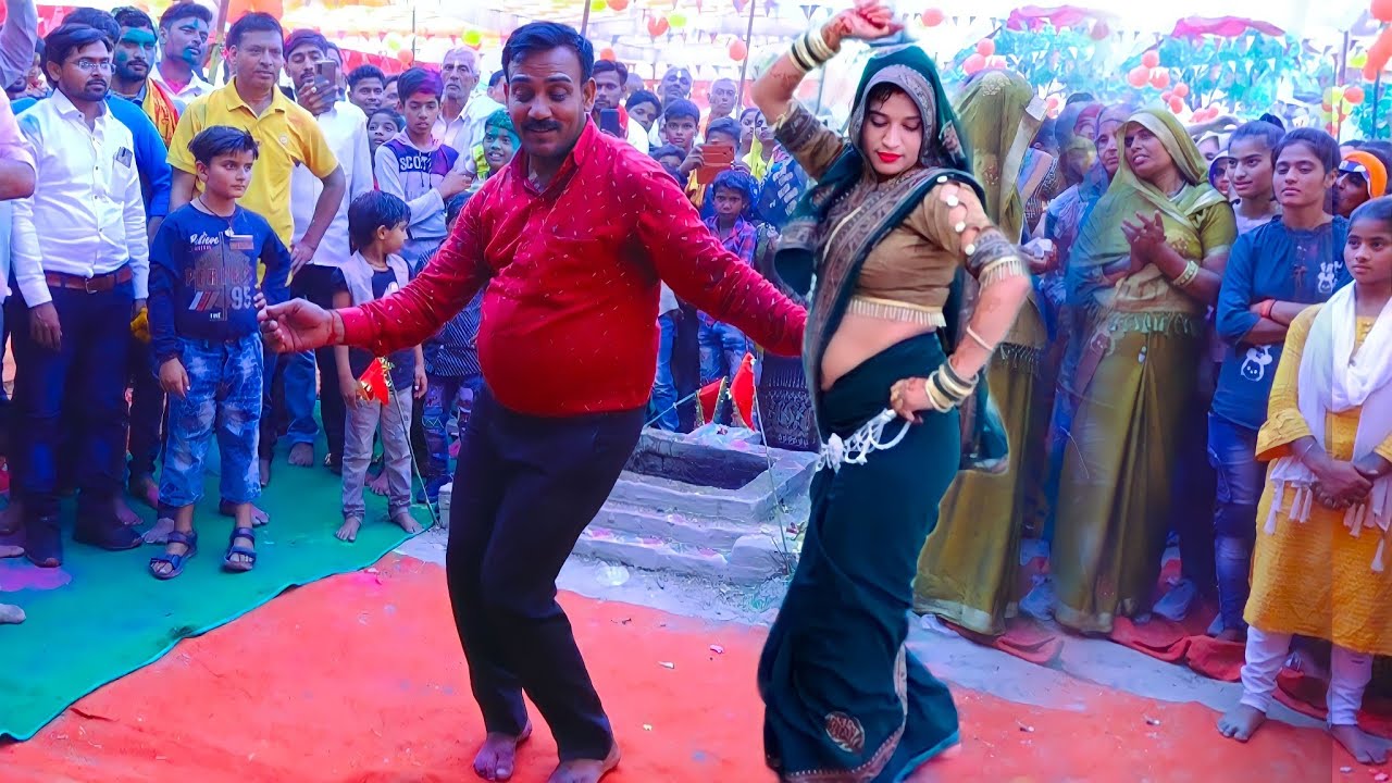 टिक टॉक बाली भाभी पहुंची कथा में || अमित मिश्रा का कंप्टीशन डांस|| मंजेश शास्त्री जी new Dance video
