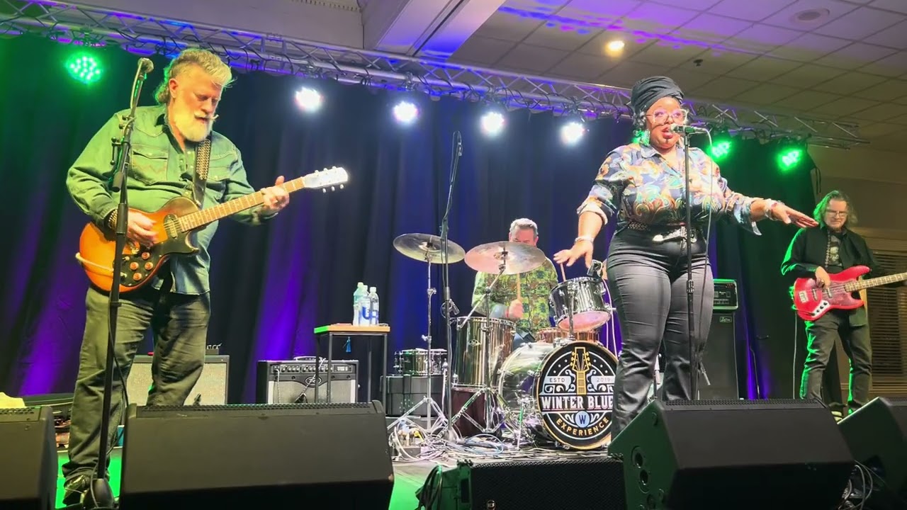 18-Annika Chambers & Paul DesLauriers/ Cincinnati Winter Blues Experience 7
