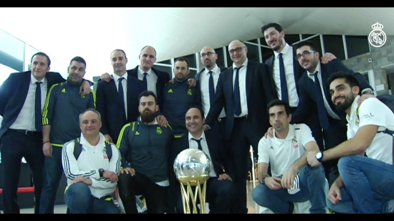 Así se celebró la Copa en el regreso a Madrid