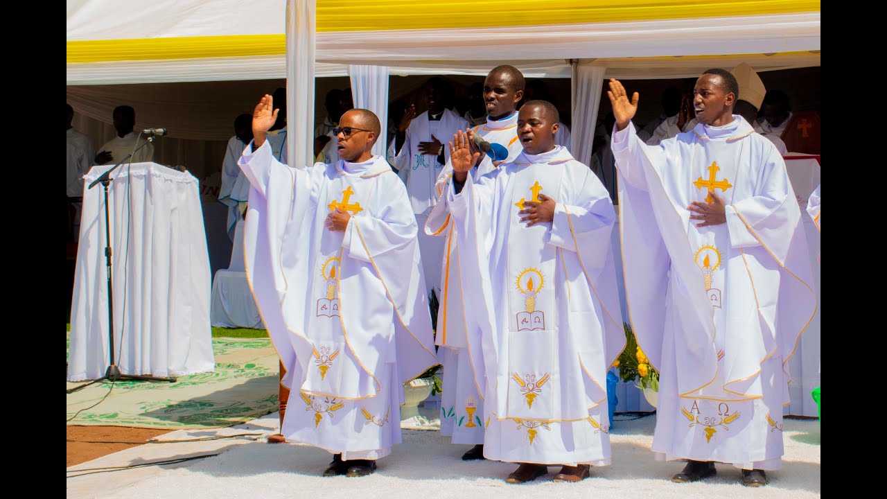 MISA Y'UMUGANURA YA P. AIME JOSEPH MARIE IRADUKUNDA, P. EVARISTE KARANGWA NA P. FRANCESCO UWAMAHORO
