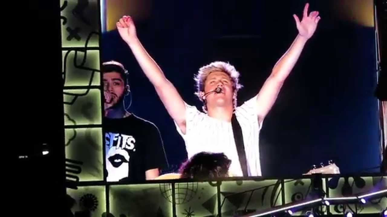 GIRL ALMIGHTY || One Direction OTRA Feb 7 2015 Sydney