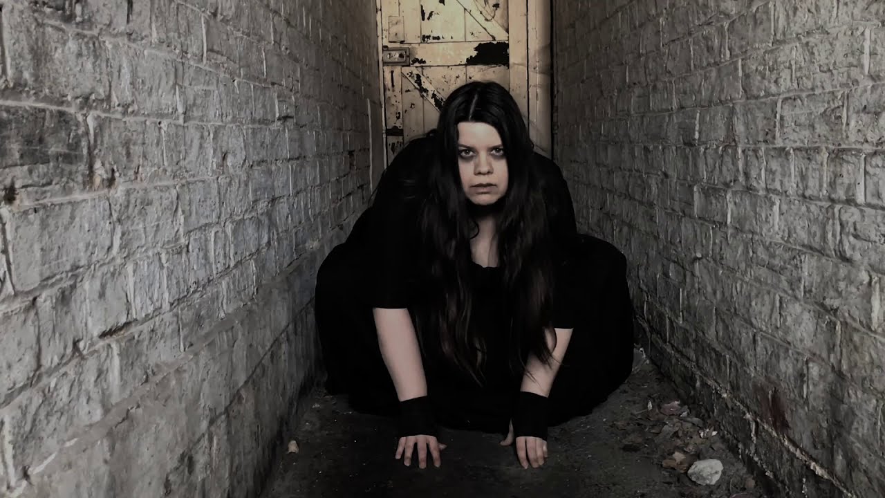 Fuchsia - Woman in Black Dark Fusion Performance