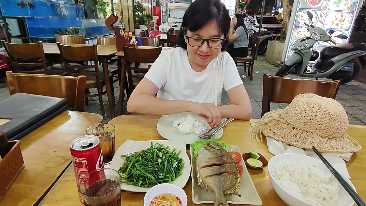 Danang ep Menora Hotel, Bread and Butter 