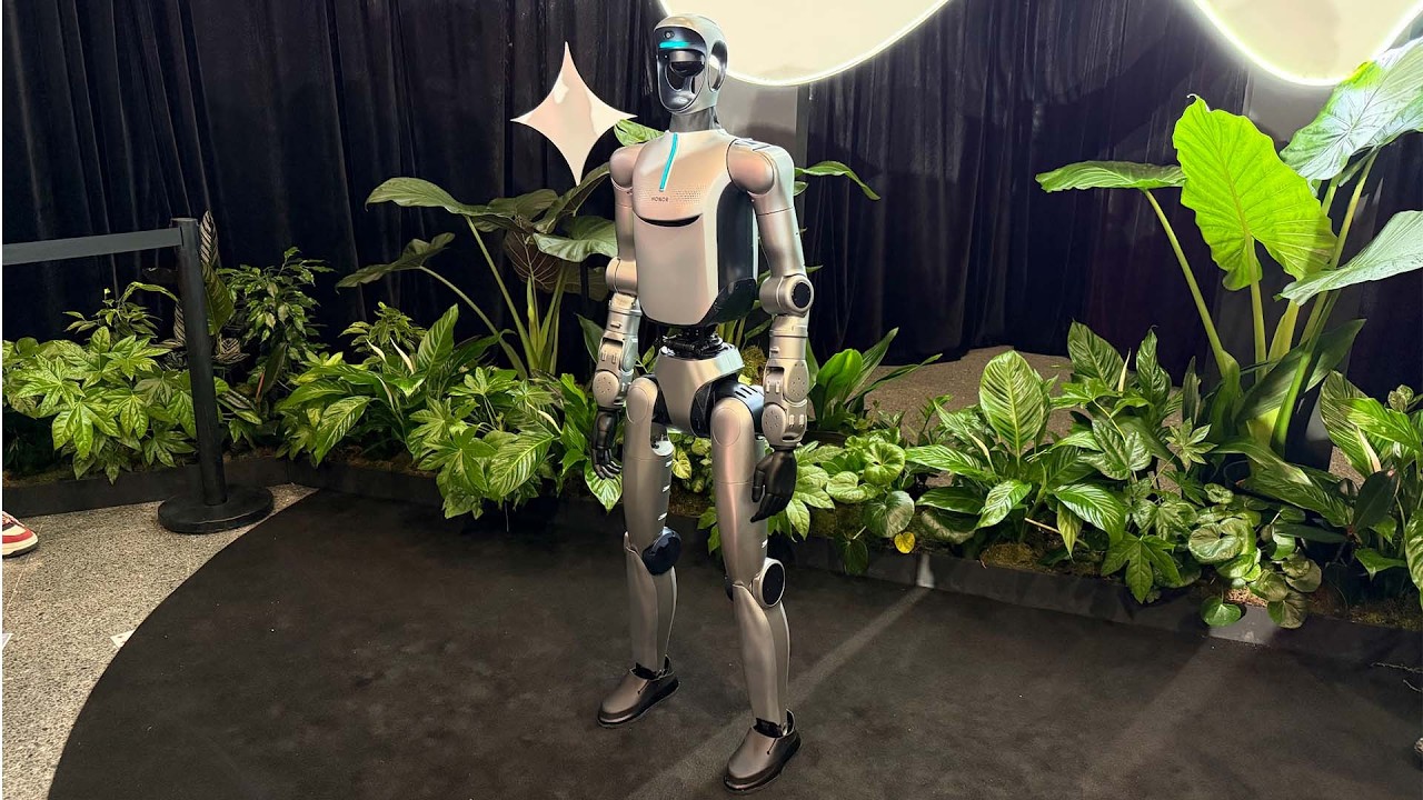 ¿Un celular con CUERPO? 🤖 El increíble Robot Phone de HONOR y el Magic V6.