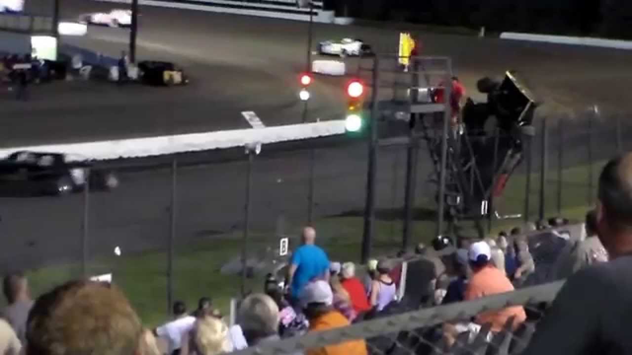 Modified crash @ Devils Bowl Speedway ( 6 - 20 - 15 )