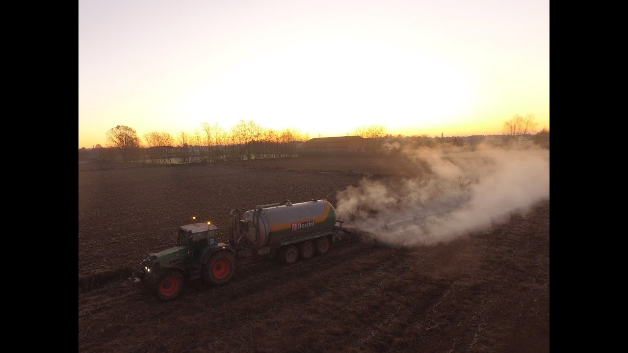 SPARGIMENTO DIGESTATO / DIGESTATE SPREADING / FENDT FAVORIT 926 / NEW HOLLAND M160
