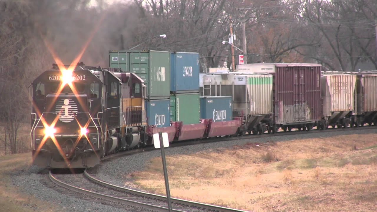 IC 6202 screaming up Shoreham Hill -LOUD Turbo/Fan Sound-