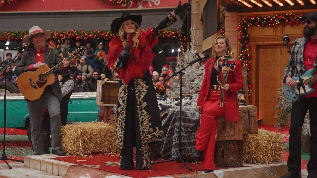 Lainey Wilson - Macy’s Thanksgiving Day Parade Performance