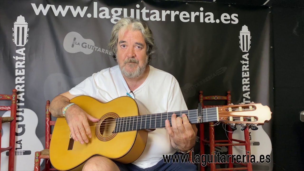VISITA DE RAFAEL RIQUENI A LA GUITARRERIA