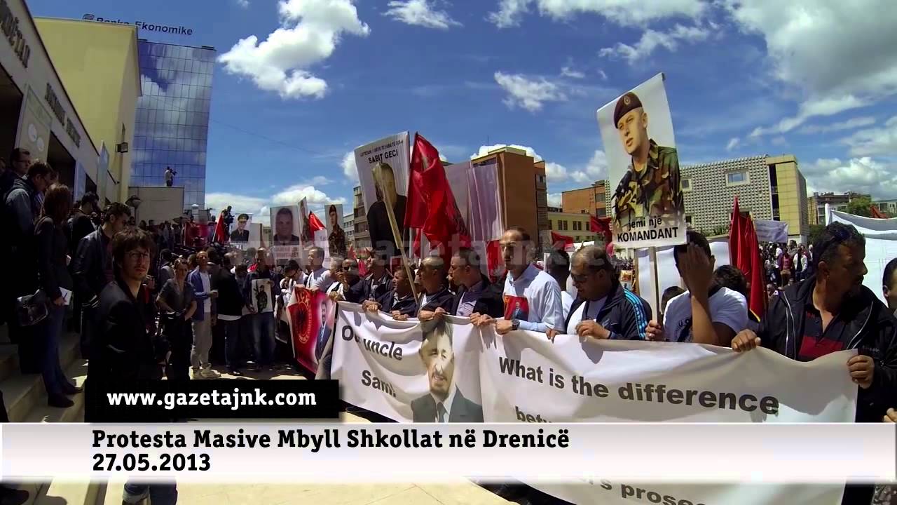 GazetaJNK: Protesta Masive Mbyll Shkollat n&euml; Drenic&euml; 27.05.2013