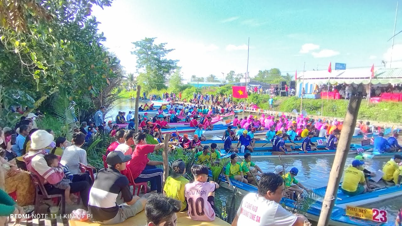 BƯNG TONE SA TỔ CHỨC ĐUA VÕ LÃI LẦN THỨ NHẤT TẠI XÃ VIÊN AN HUYỆN TRẦN ĐỂ SÓC TRĂNG