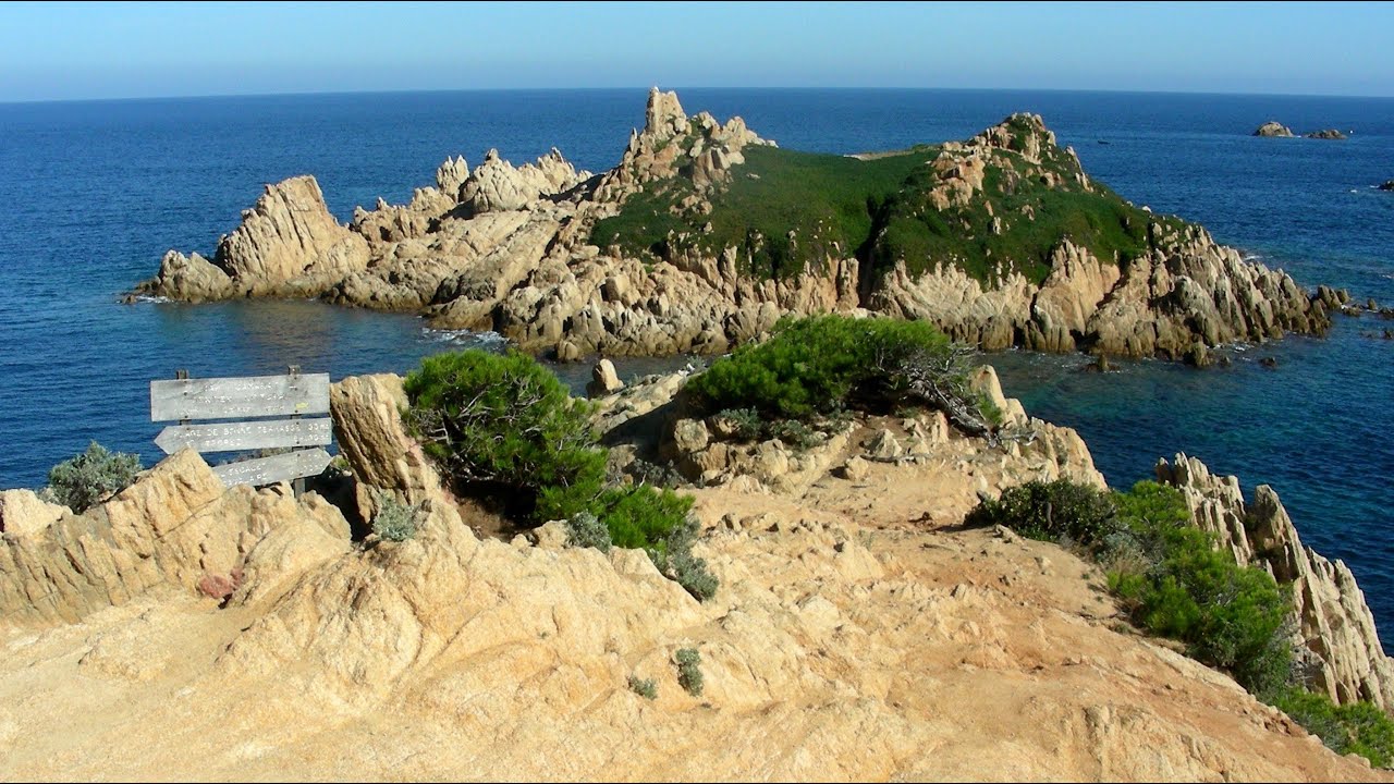 Au sud de la Presqu'île de Saint-Tropez - Les caps Lardier, Taillat et Camarat