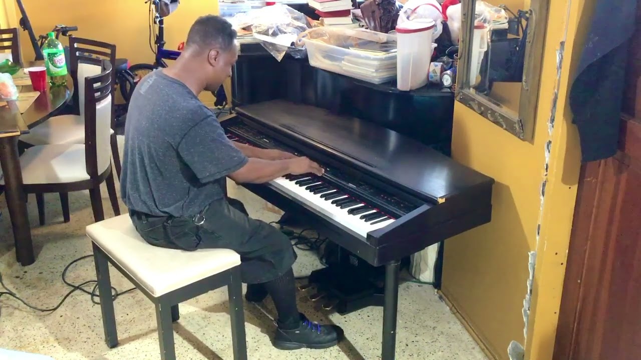 Kris Nicholson Test drive the Yamaha CVP-75 Clavinova Very first one he owned in 1991