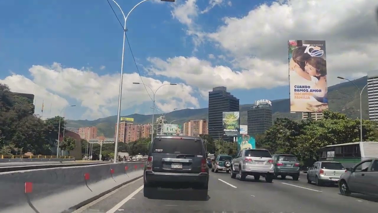Caracas sin Fronteras: Un paseo panorámico desde el Cafetal hasta Caricuao
