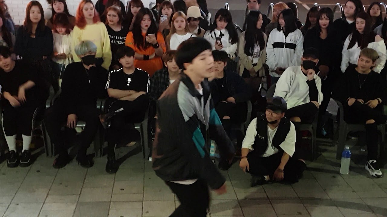 《ATEEZ_PirateKing》20190522#KingdomS(킹덤즈) #김태유(TaeYou) 에이티즈#해적왕 홍대버스킹 20190522_211414 #SnowHorse