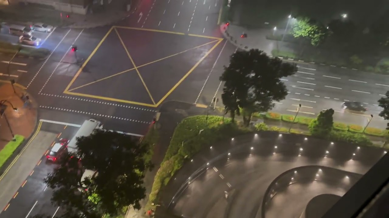 #soundofnature&hearts;️#monsoon🌧️#rain #relaxing #soulful #thundersounds⚡️#singapore #viral #travel #video 